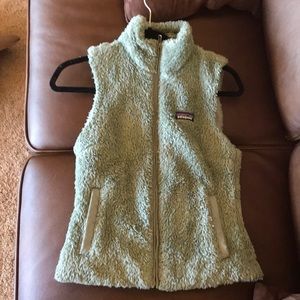 Fuzzy PATAGONIA vest!